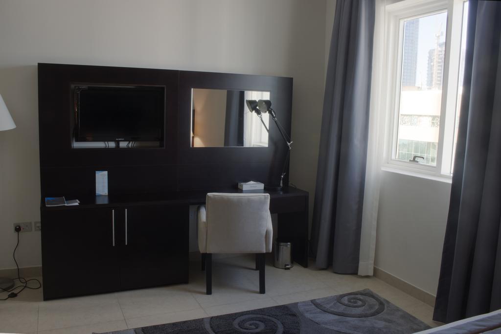 Tower Hotel Apartments Абу Даби Екстериор снимка