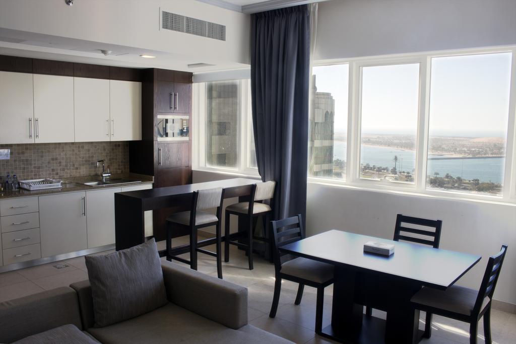 Tower Hotel Apartments Абу Даби Екстериор снимка