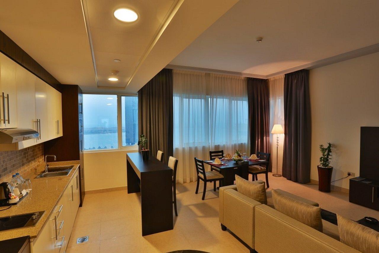 Tower Hotel Apartments Абу Даби Екстериор снимка