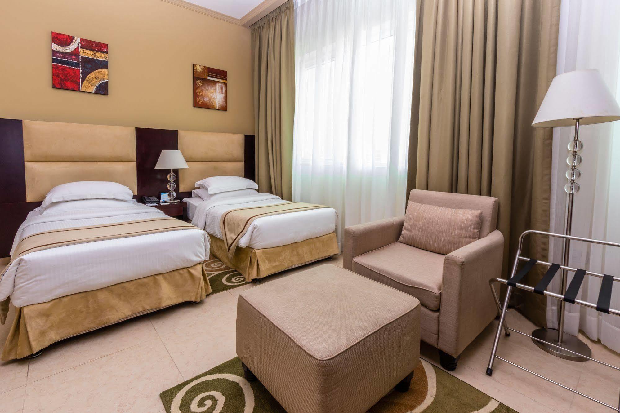 Tower Hotel Apartments Абу Даби Екстериор снимка