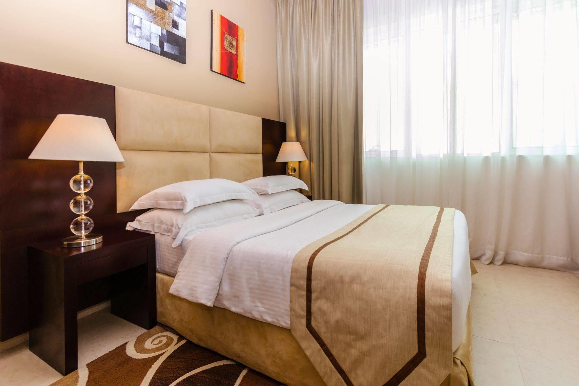 Tower Hotel Apartments Абу Даби Екстериор снимка