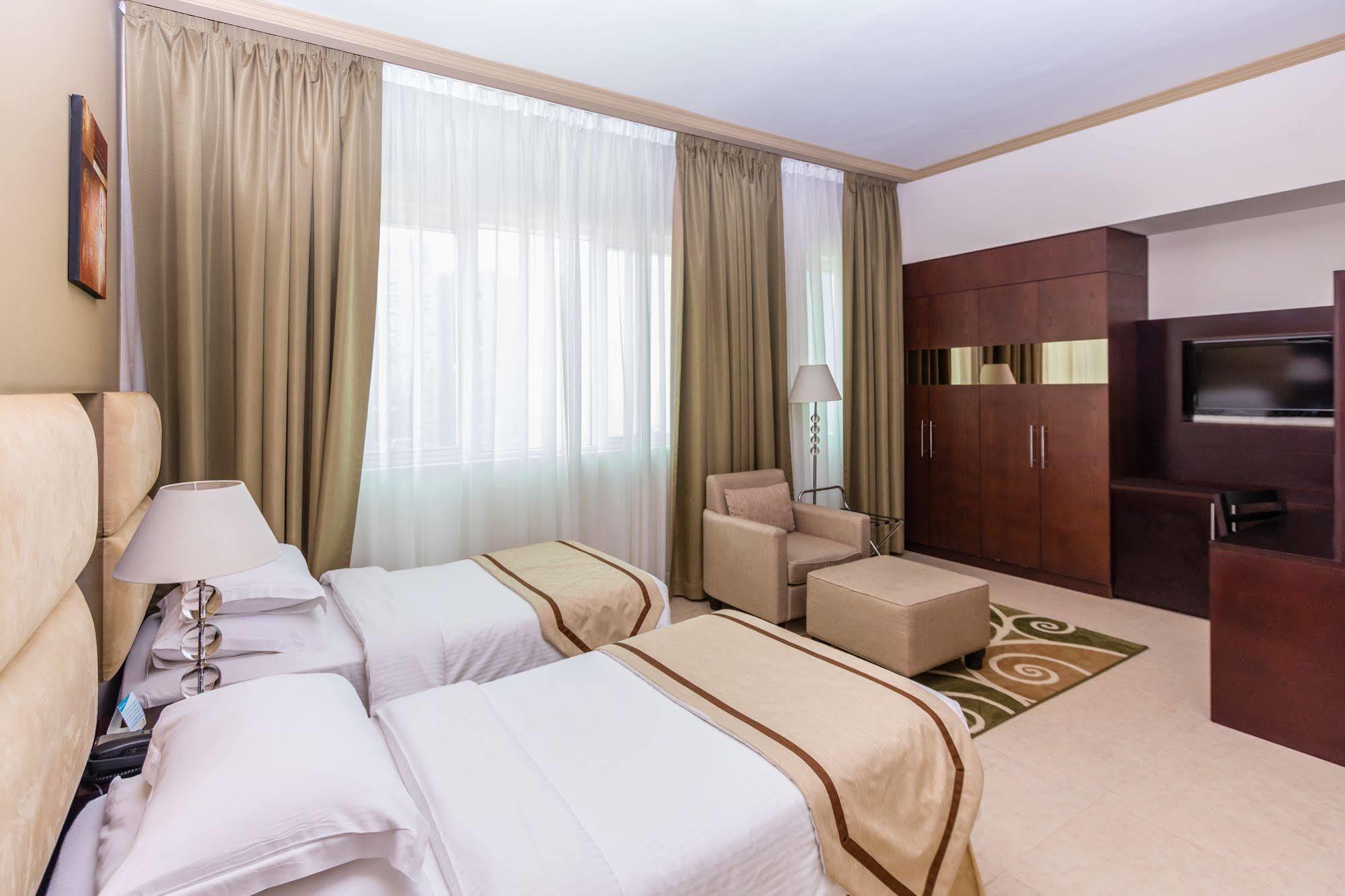 Tower Hotel Apartments Абу Даби Екстериор снимка