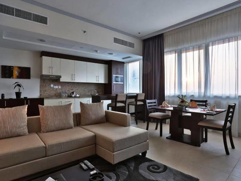 Tower Hotel Apartments Абу Даби Екстериор снимка