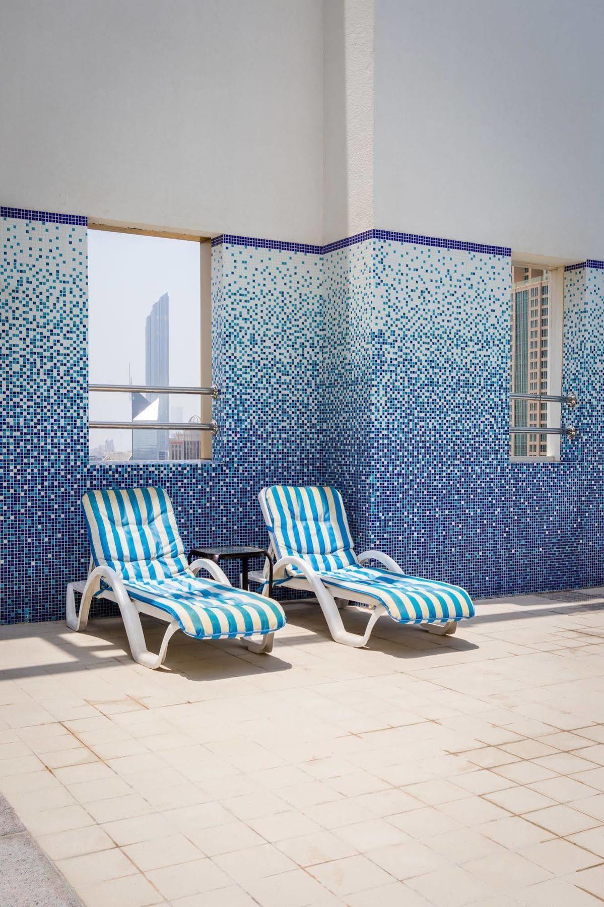 Tower Hotel Apartments Абу Даби Екстериор снимка