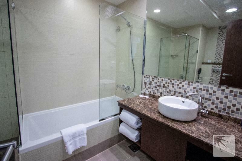 Tower Hotel Apartments Абу Даби Екстериор снимка